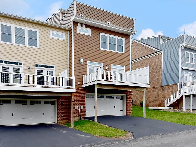 346 Osona Ln — Photo 43
