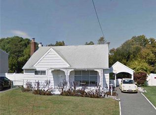 1923 Bly Rd, East Meadow, NY 11554