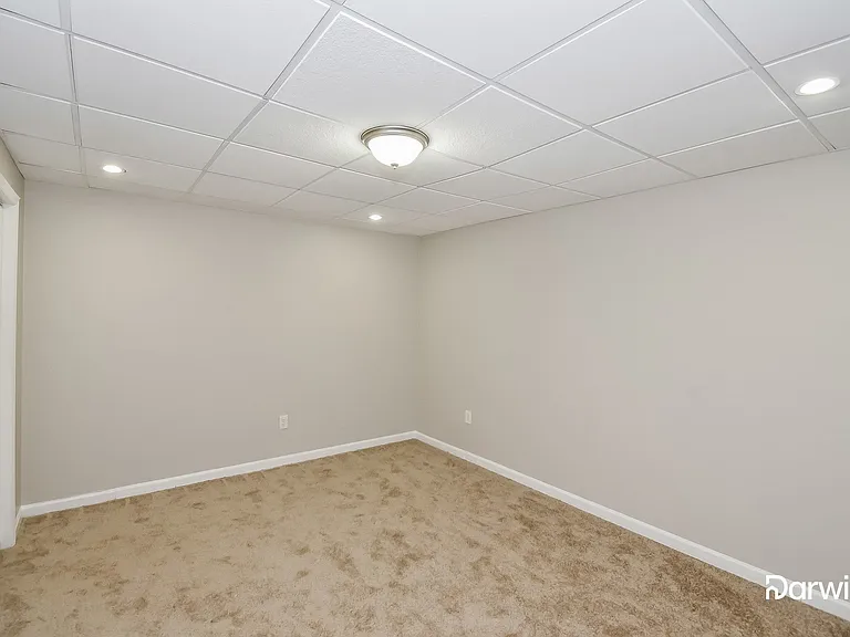 411 Ridgewood Dr — Photo 13