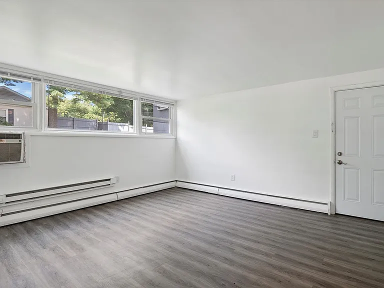 51 Oakland Ave — Photo 8