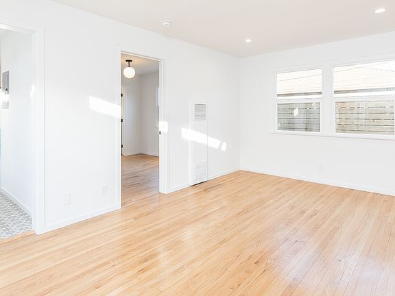 3rd image of 4229 S Centinela Ave #1/2