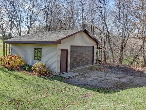 5th image of 7165 Basswood Ln