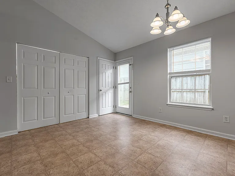 660 Morgan Hills Dr — Photo 9