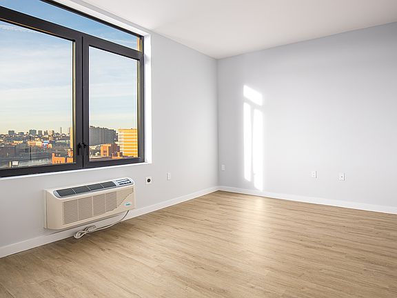 2nd image of 276 Grand Concourse #1116NT
