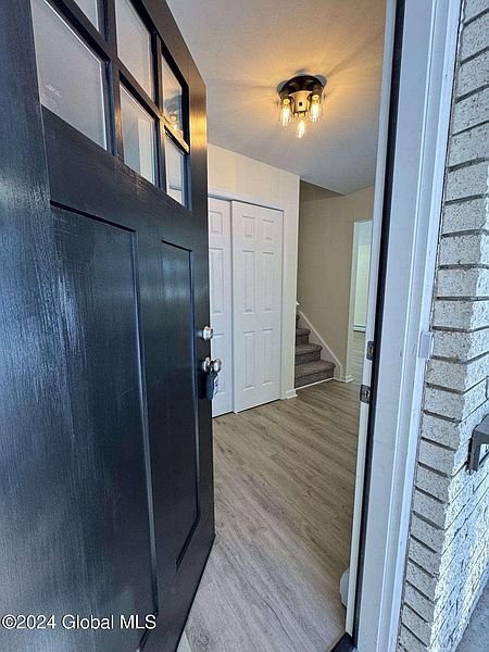 3rd image of 8 Briar Patch Court