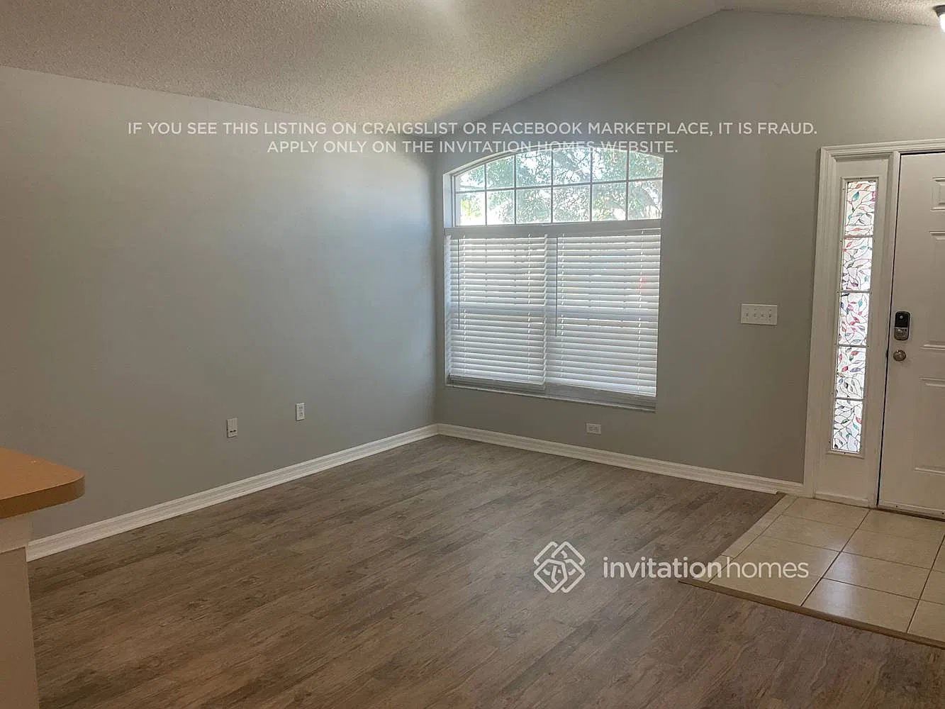 2404 Cedarfield Ln Kissimmee, FL 34744 — Photo 2