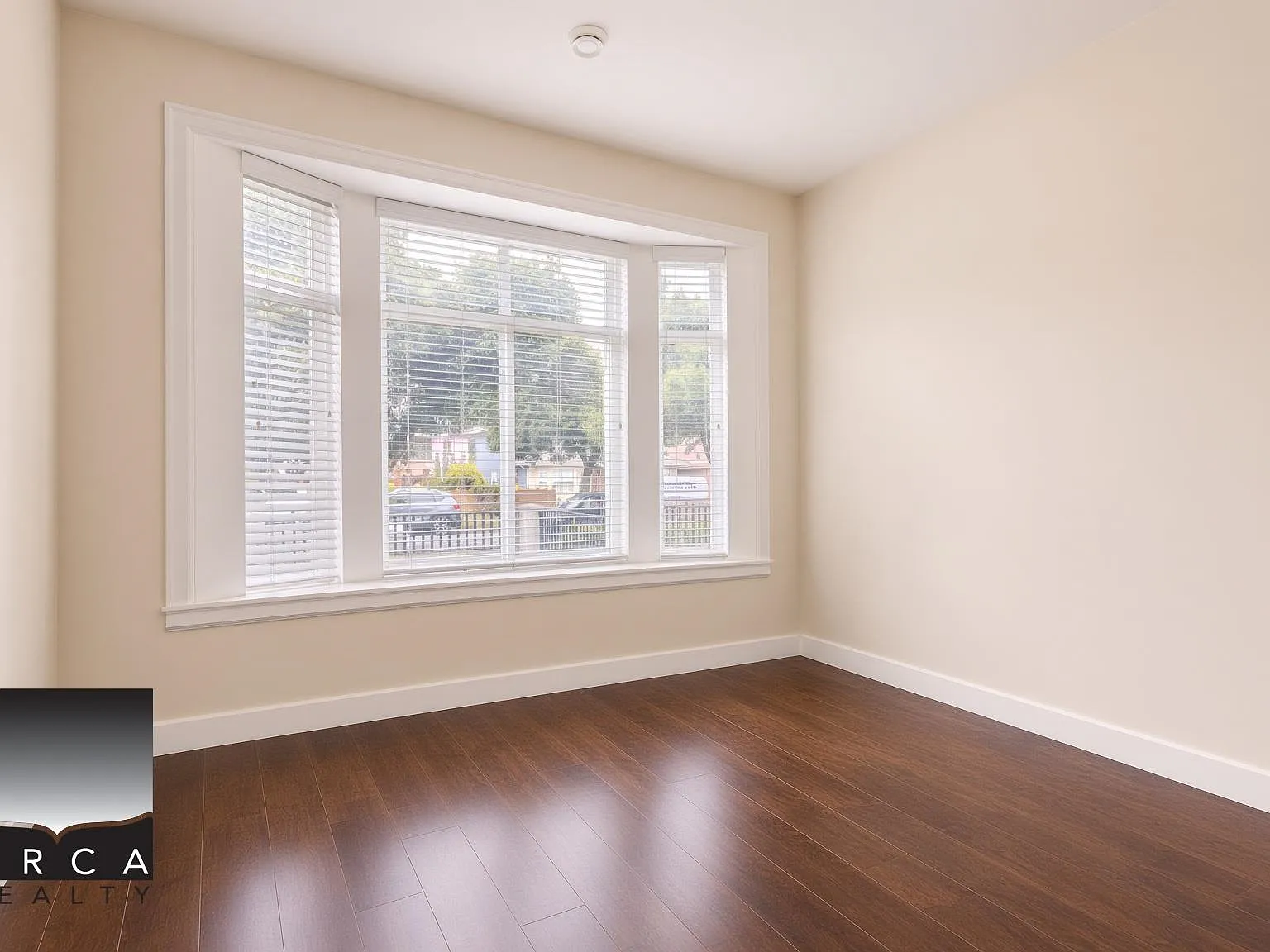 2 bed, 600 sqft, $2,520 — Photo 3