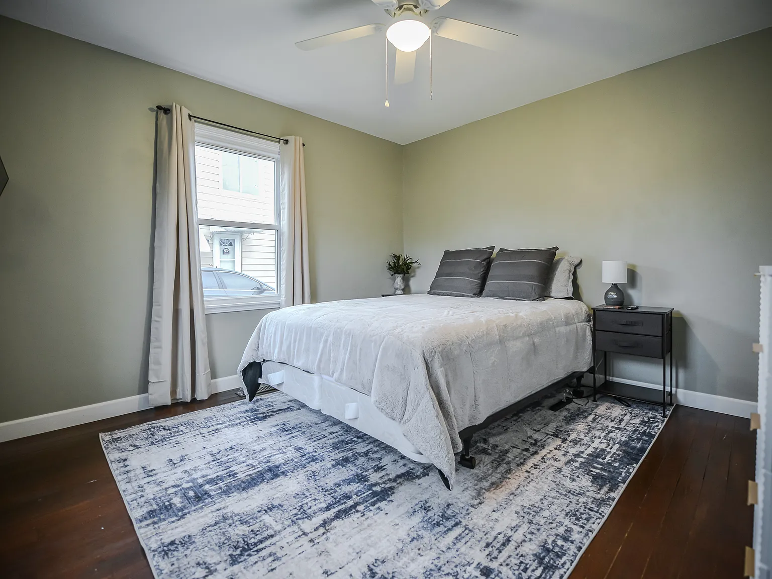 3 bed, 1414 sqft, $2,400 — Photo 4