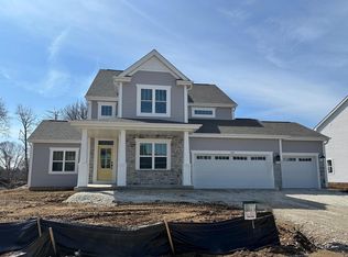 1450 Olde Highlander Dr, Oconomowoc, WI 53066