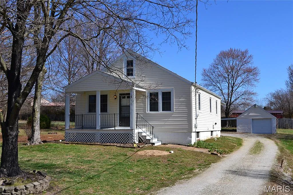 2630 Maple Ave photo 1