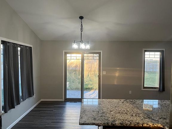 4th image of 3409 Vail St
