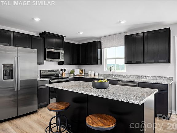 3rd image of 11009 Rococo Ln