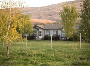 22490 Ahtanum Rd, Yakima, WA 98903