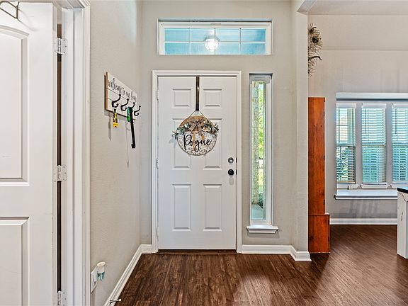 4th image of 3224 Risinger Rd
