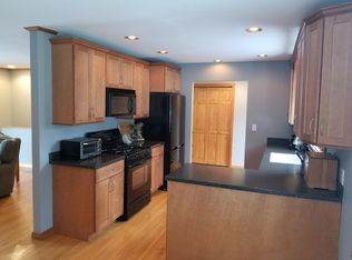 2607 Russett Rd, McHenry, IL 60050