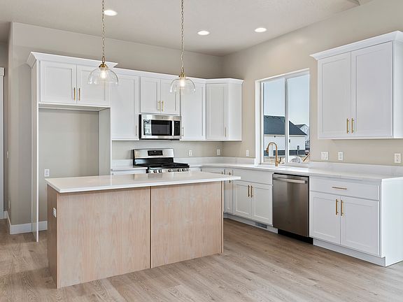 7th image of this home