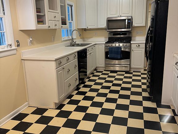 Kitchen view from breakfast area