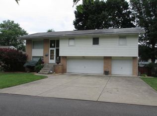 211 Sandy Ave, Moundsville, WV 26041