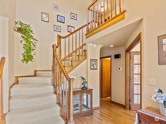 5th image of 2309 Buckingham Drive SE