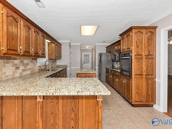 4th image of 3110 Vicksburg Dr SW
