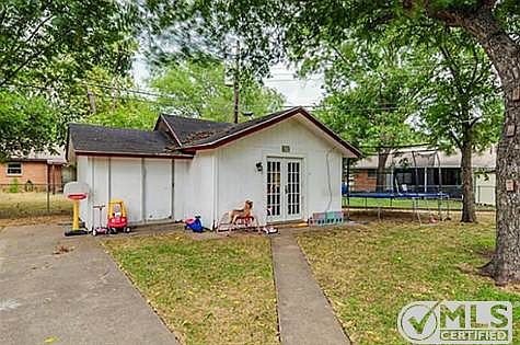 3rd image of 213 SE Gardens Blvd
