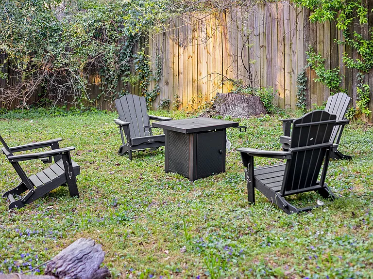547 Erin Ave SW — Photo 5