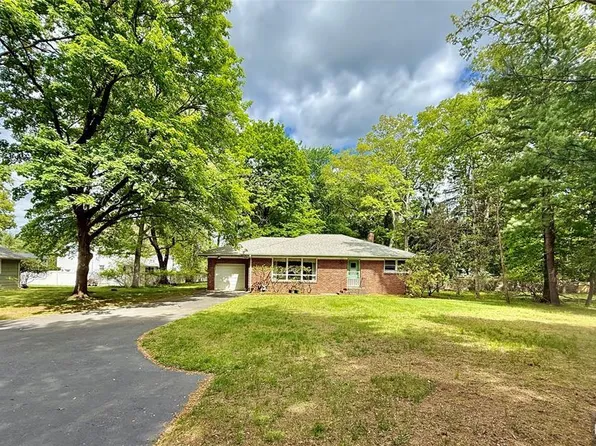 1 Winada Pl, River Vale, NJ 07675