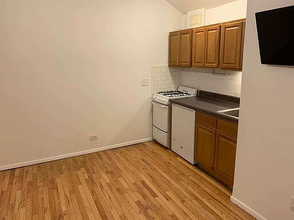 5th image of 111 W 16th St #1NN