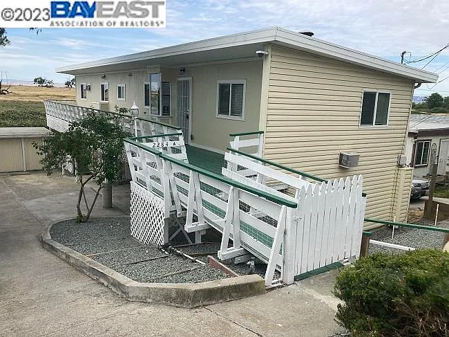 2284 Dutch Slough Rd photo 1