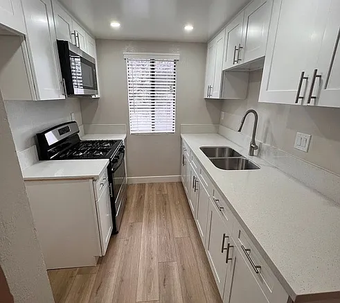2 bed, 1.5 bath, 1200 sqft, $2,850 — Photo 4