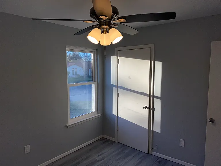 729 Lisa Ln — Photo 22