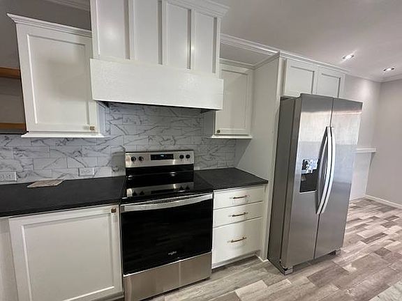4th image of 19 Sheepshead Ln #43