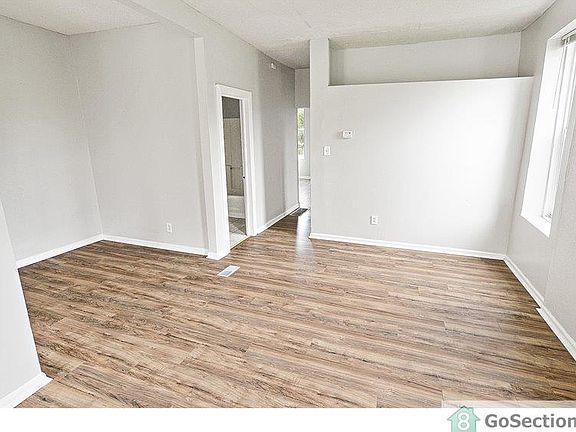 3rd image of 3168-3170 California Ave