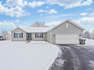 125 Maplehurst Dr, Aliquippa, PA 15001