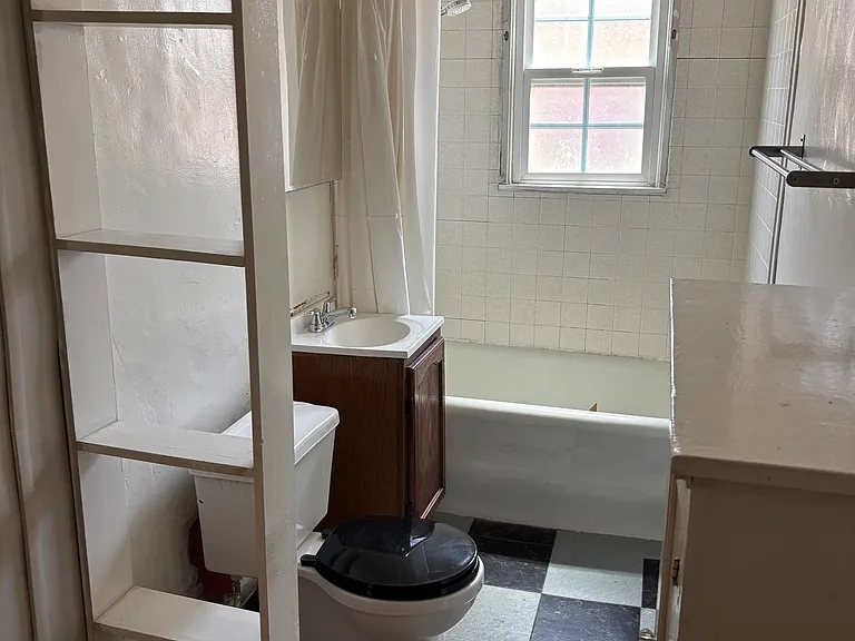 3521 Bellevue Ave — Photo 6