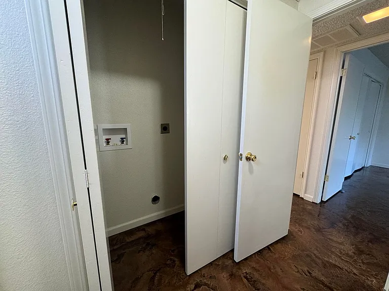 6305 Marchant Ave — Photo 12