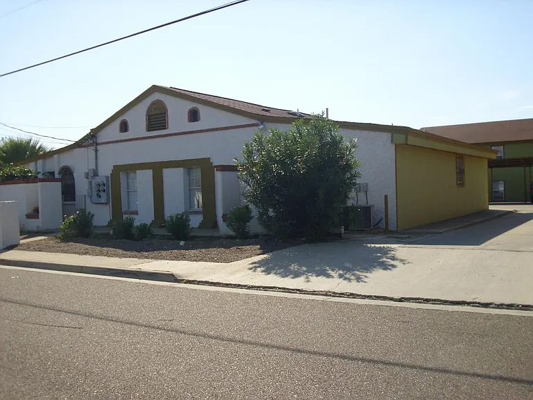 421 Hilltop Rd — Photo 7