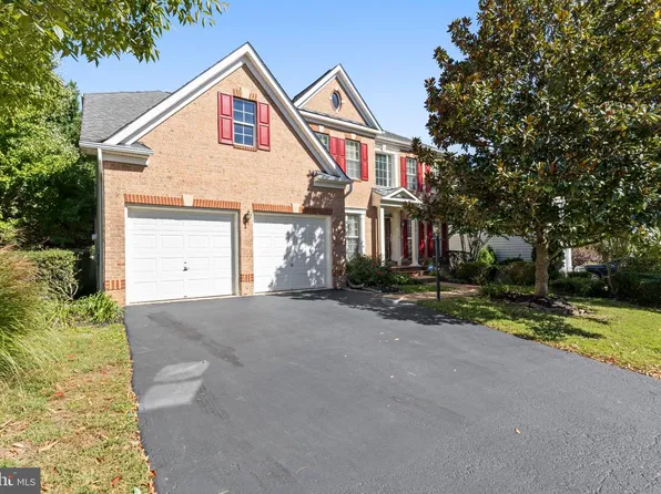 13070 Sterling Point Dr, Gainesville, VA 20155