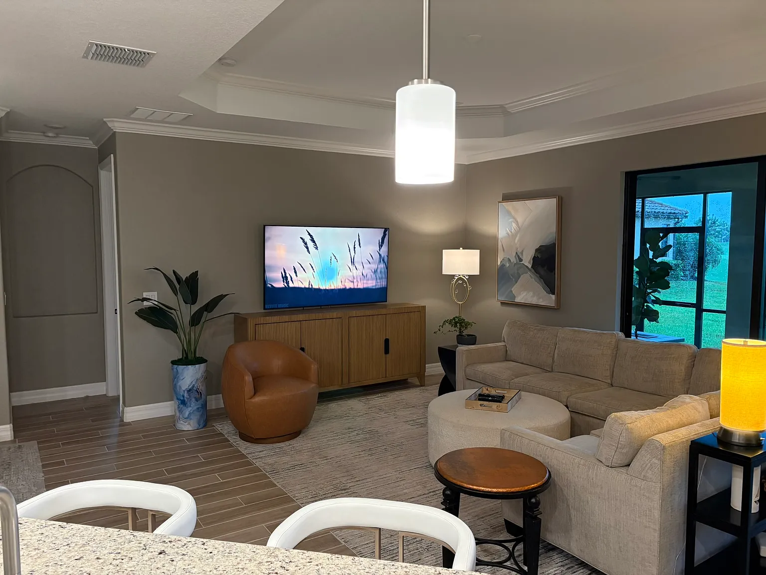 2 bed, 1850 sqft, $3,950 — Photo 3