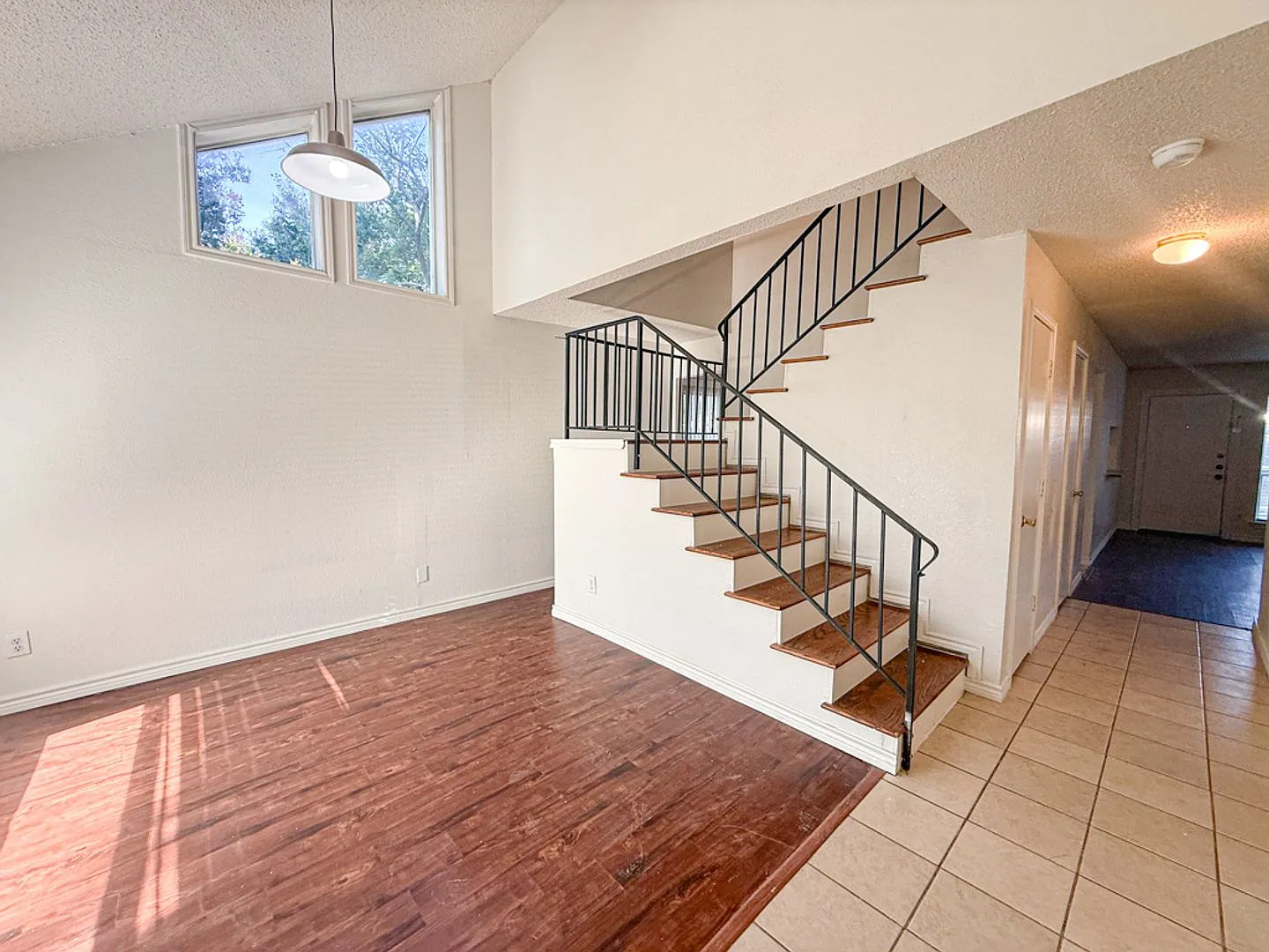 612-614 Towne House Ln — Photo 3