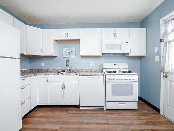 3rd image of 3204 Lee Ellen Pl