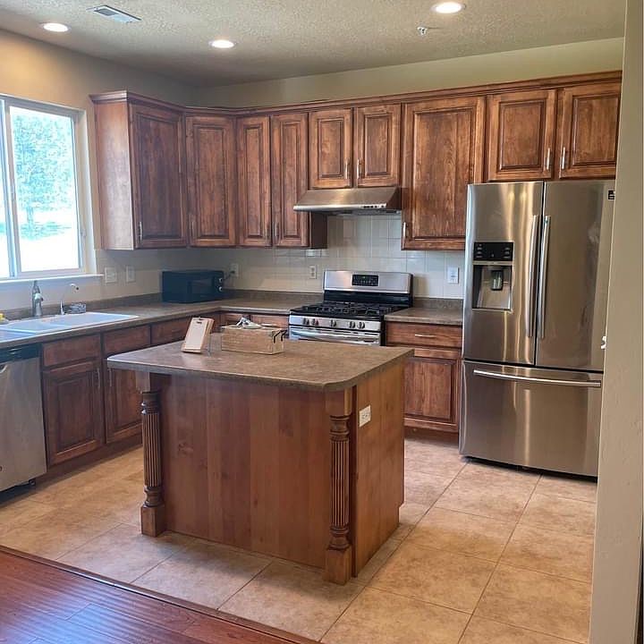 1st image of 3044 W Desert Lily Dr