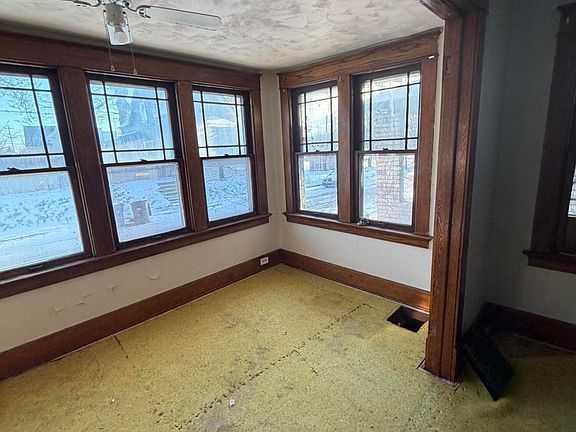 5th image of 298 W Park St