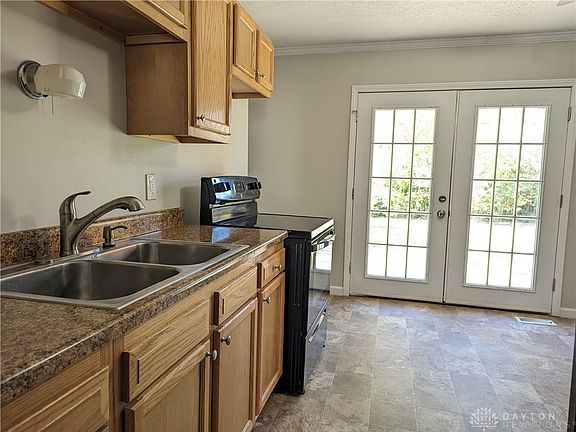 5th image of 913 Firwood Dr
