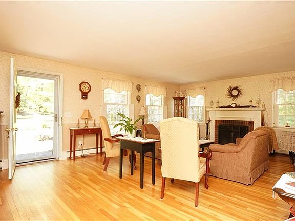3rd image of 70 Westwood Park Cir