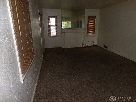 4th image of 26 Meadow Dr