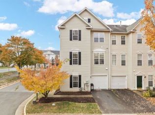 2552 Sandbourne Ln, Herndon, VA 20171