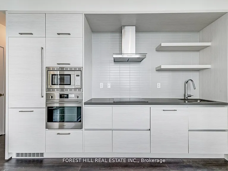 2221 Yonge St #5402 — Photo 17