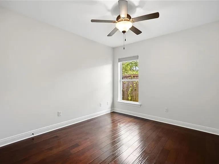 8929 Greenleaves Dr — Photo 17