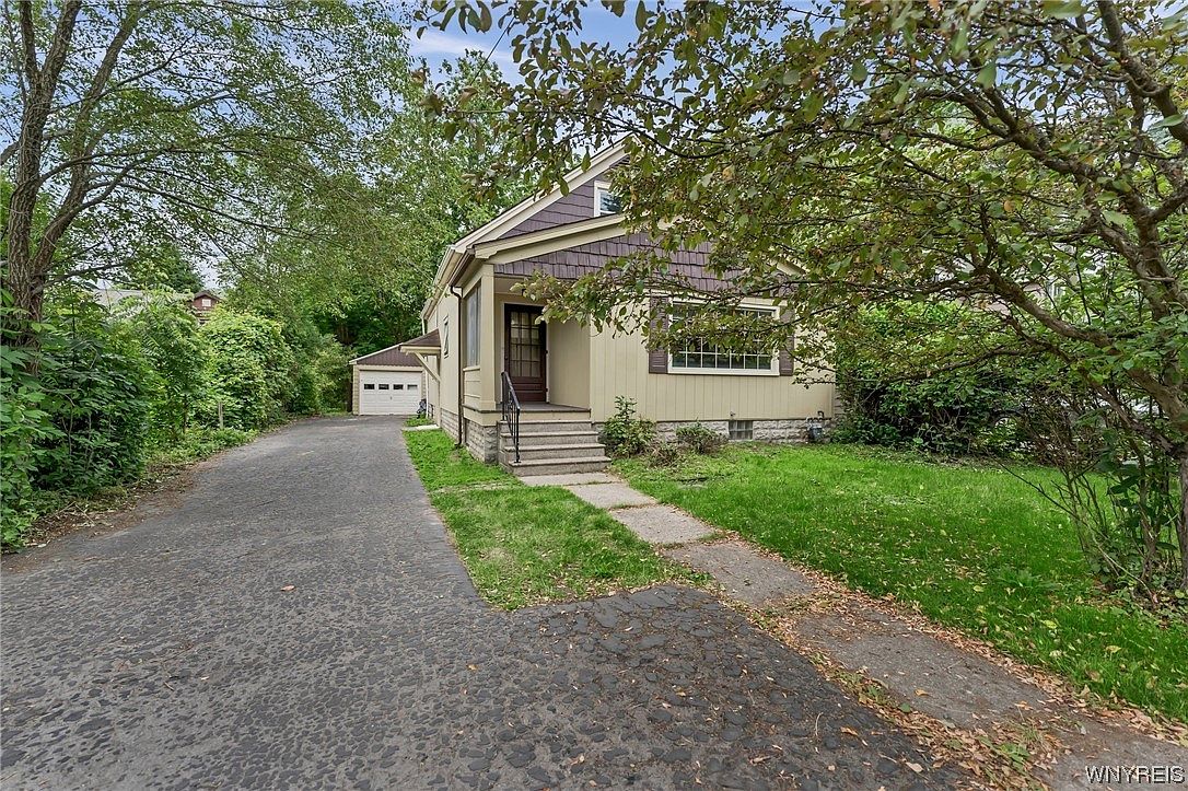 5229 Genesee St, Bowmansville, NY 14026 Zillow